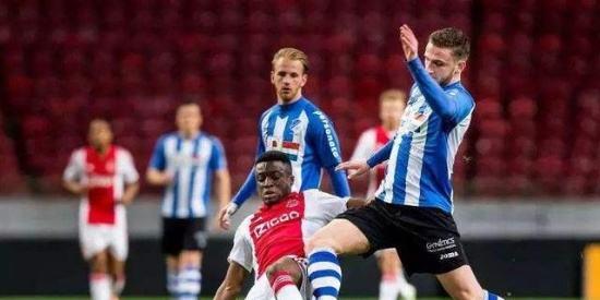 而在这样的 而在这样的