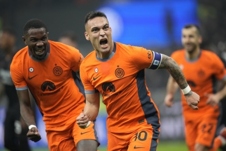 在他手里形 在他手里形